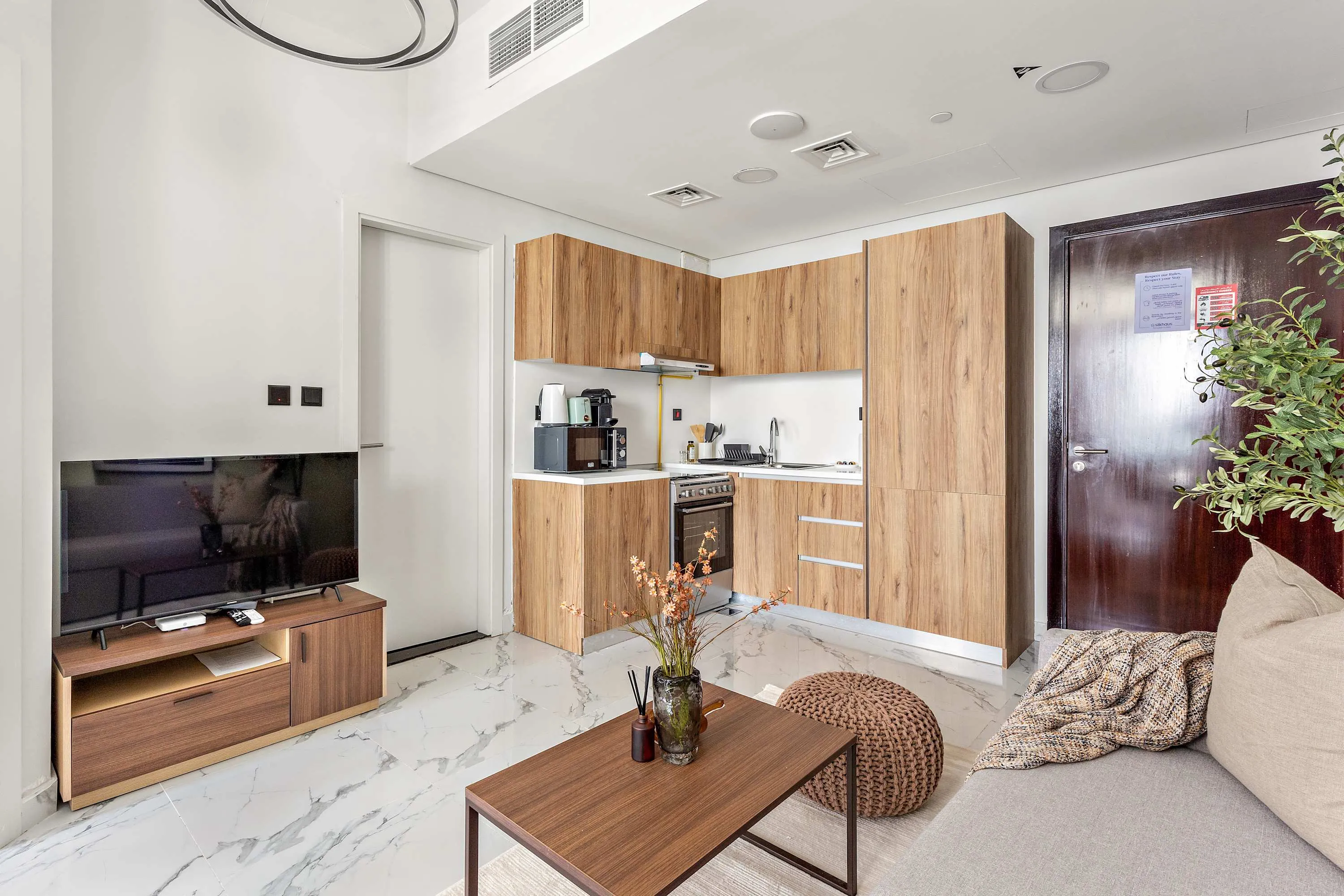 Chic 1br City Flat With Dedicated Home Office In Abu Dhabi's Business Hub #4