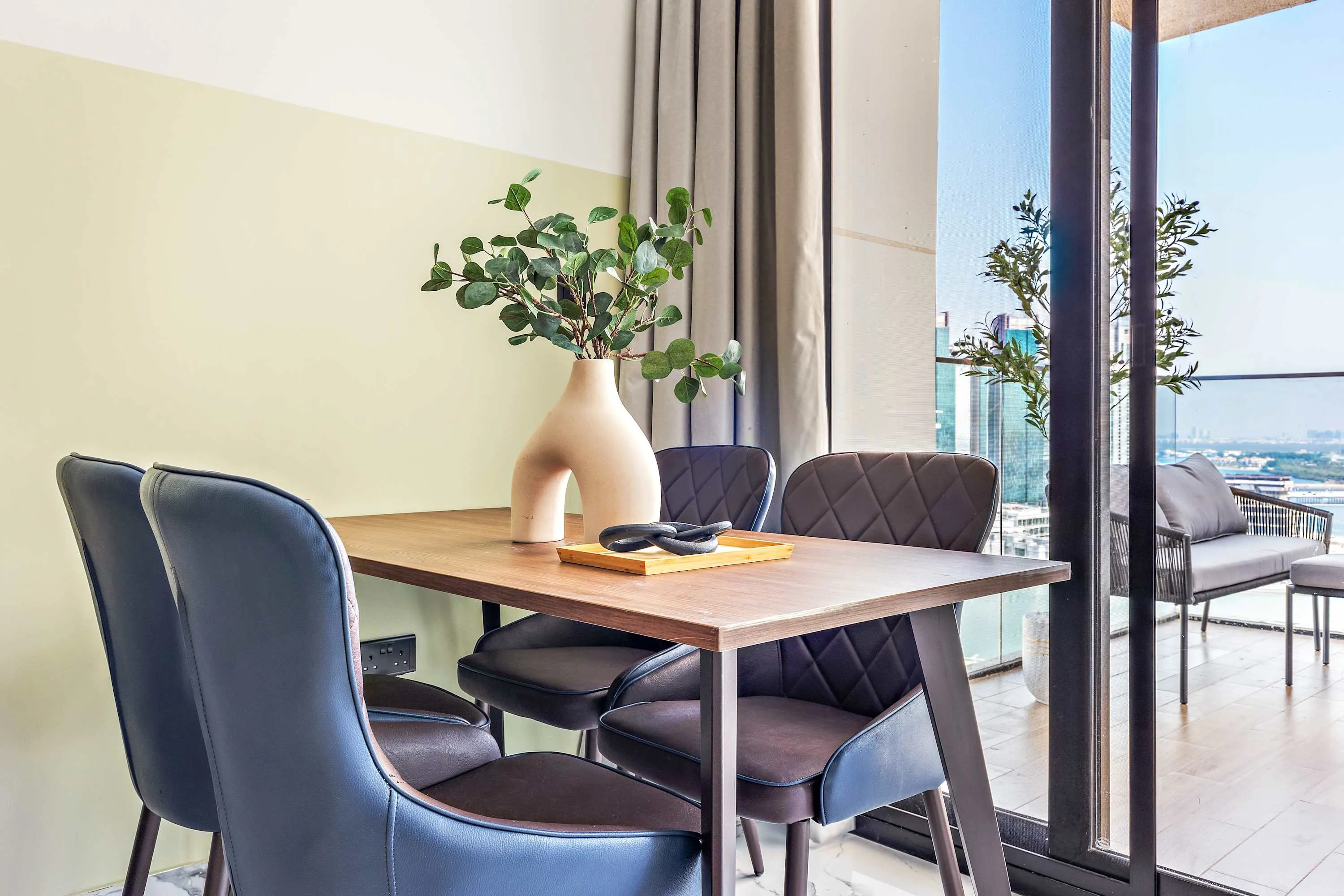 Chic 1br City Flat With Dedicated Home Office In Abu Dhabi's Business Hub #5