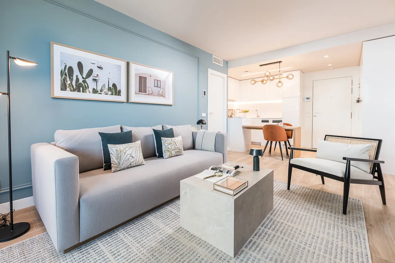 Contemporary 50m2 Madrid Flat With Bright Home Office For Remote Work Flexibility #4