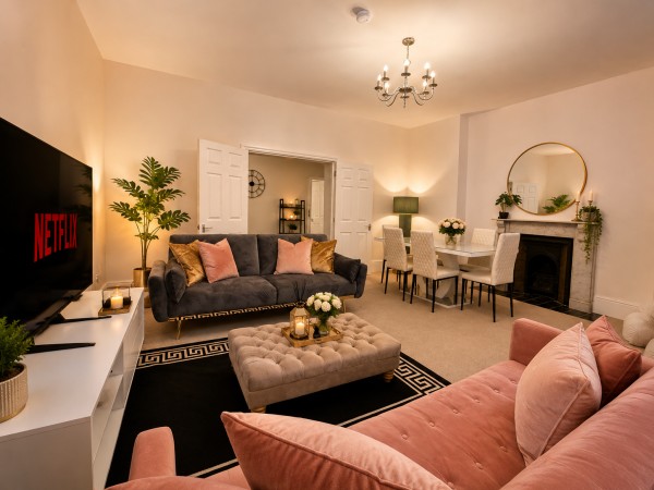 Luxurious Urban Sky Residence With Home Office In Westminster #2