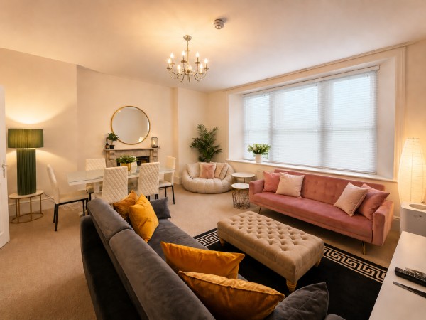 Luxurious Urban Sky Residence With Home Office In Westminster #3