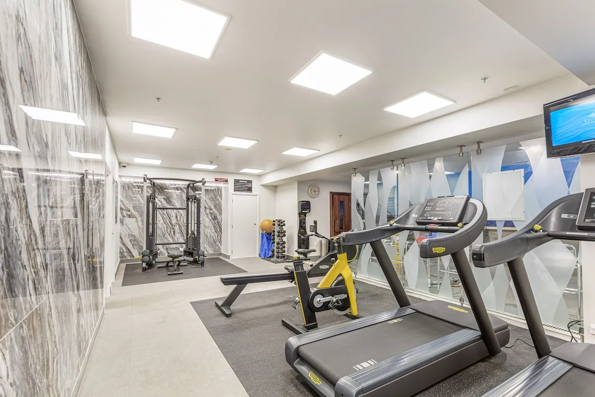 Intimate Sophisticated Auckland Flat - Work-from-home Ready With Pool & Gym #5