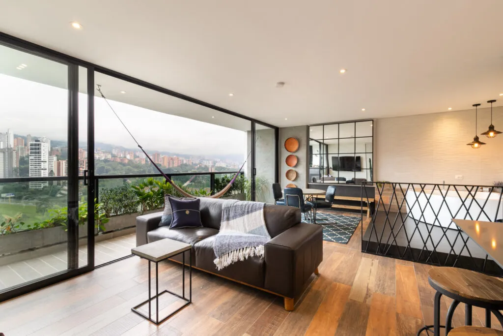 Trendy 60m2 Flat For Remote Work In Medellin With Home Office