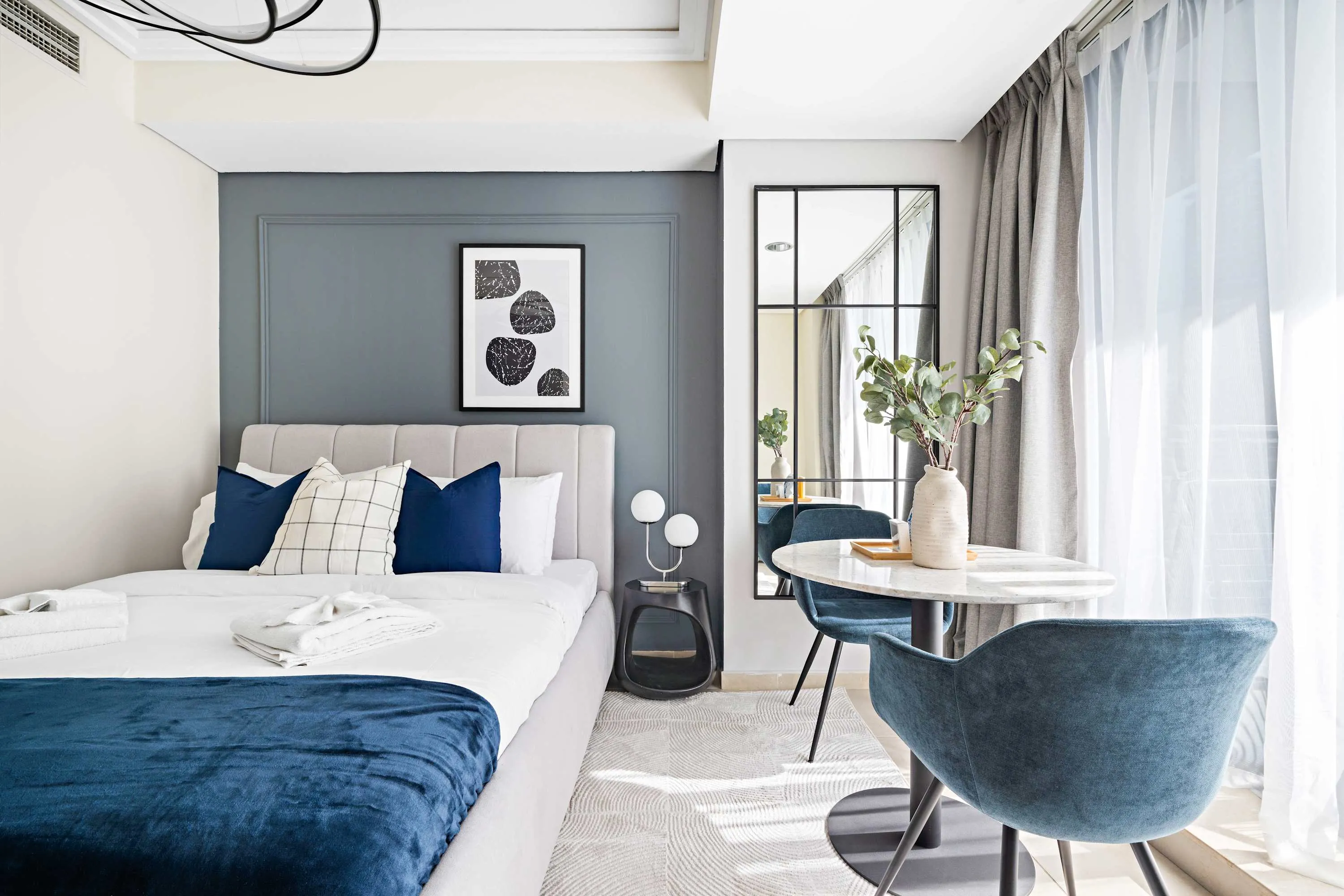 Chic 29m2 Dubai Studio With Dedicated Home Office For Remote Work Flexibility