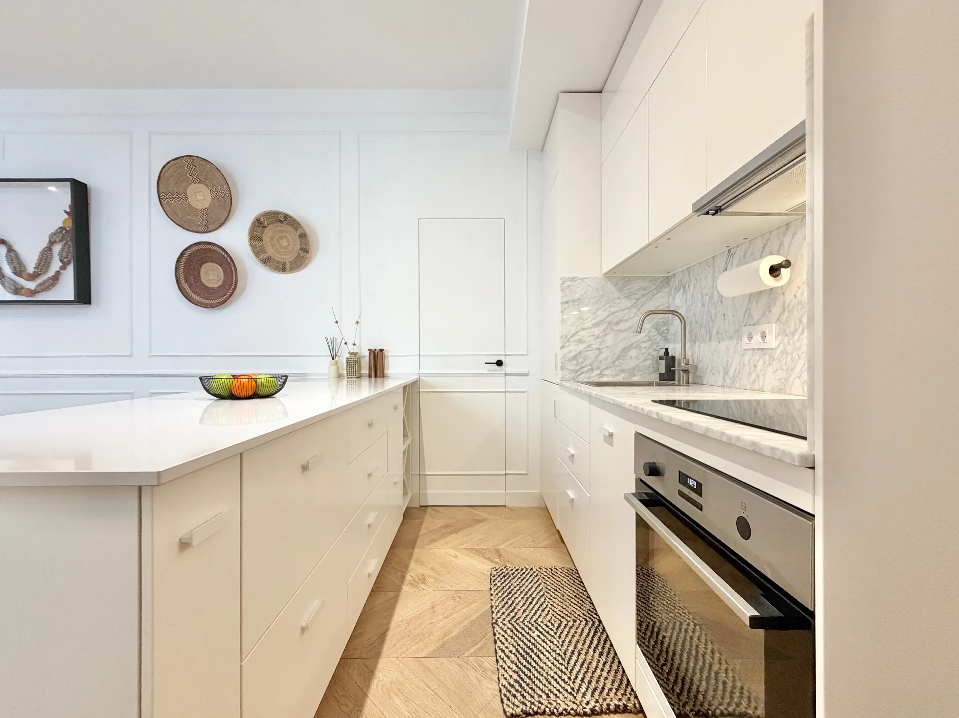 Moderno piso en pleno centro de Madrid, con espacio de trabajo ideal para home office. #3
