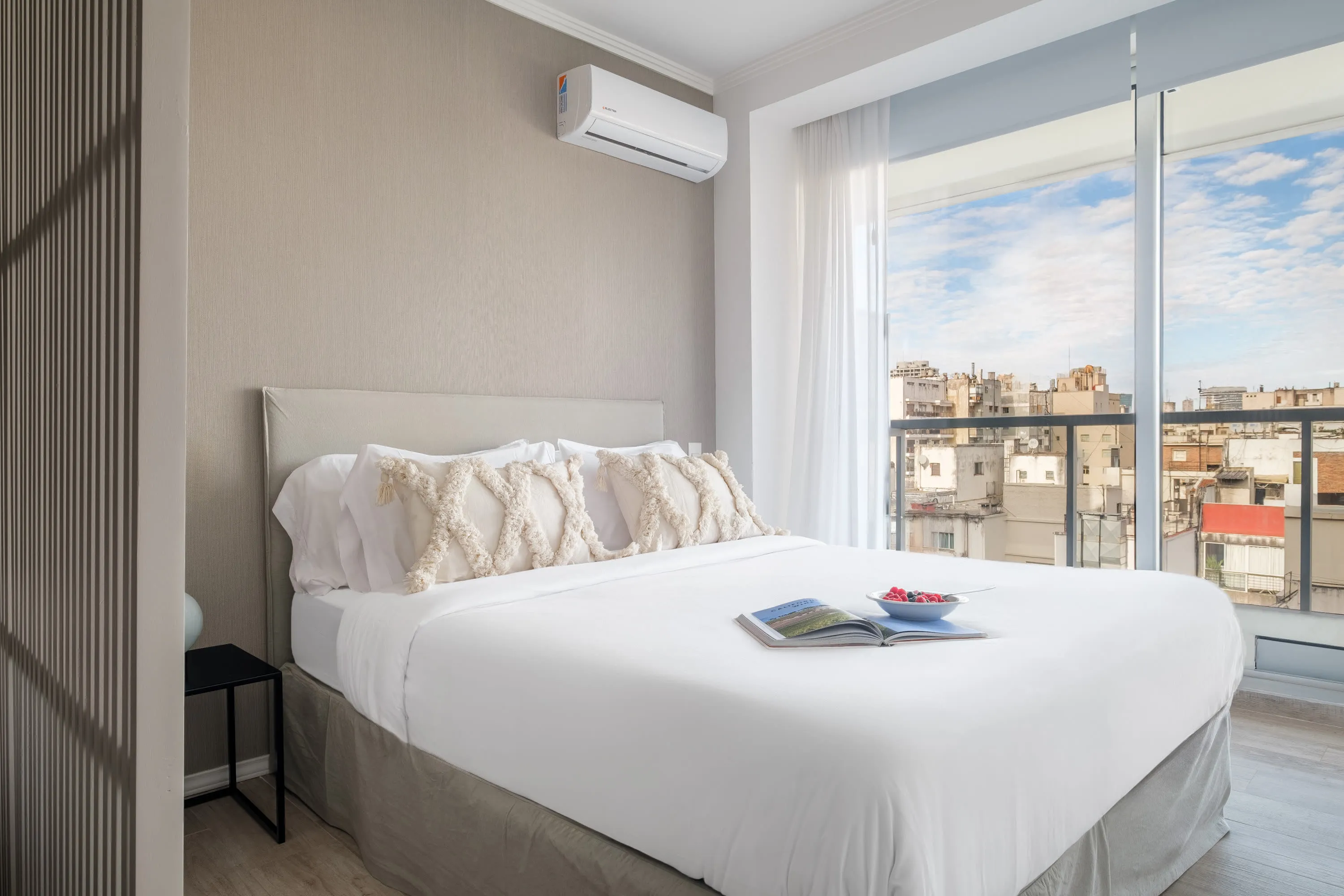 Refined Cozy Studio With Dedicated Workspace In Recoleta, Buenos Aires #2