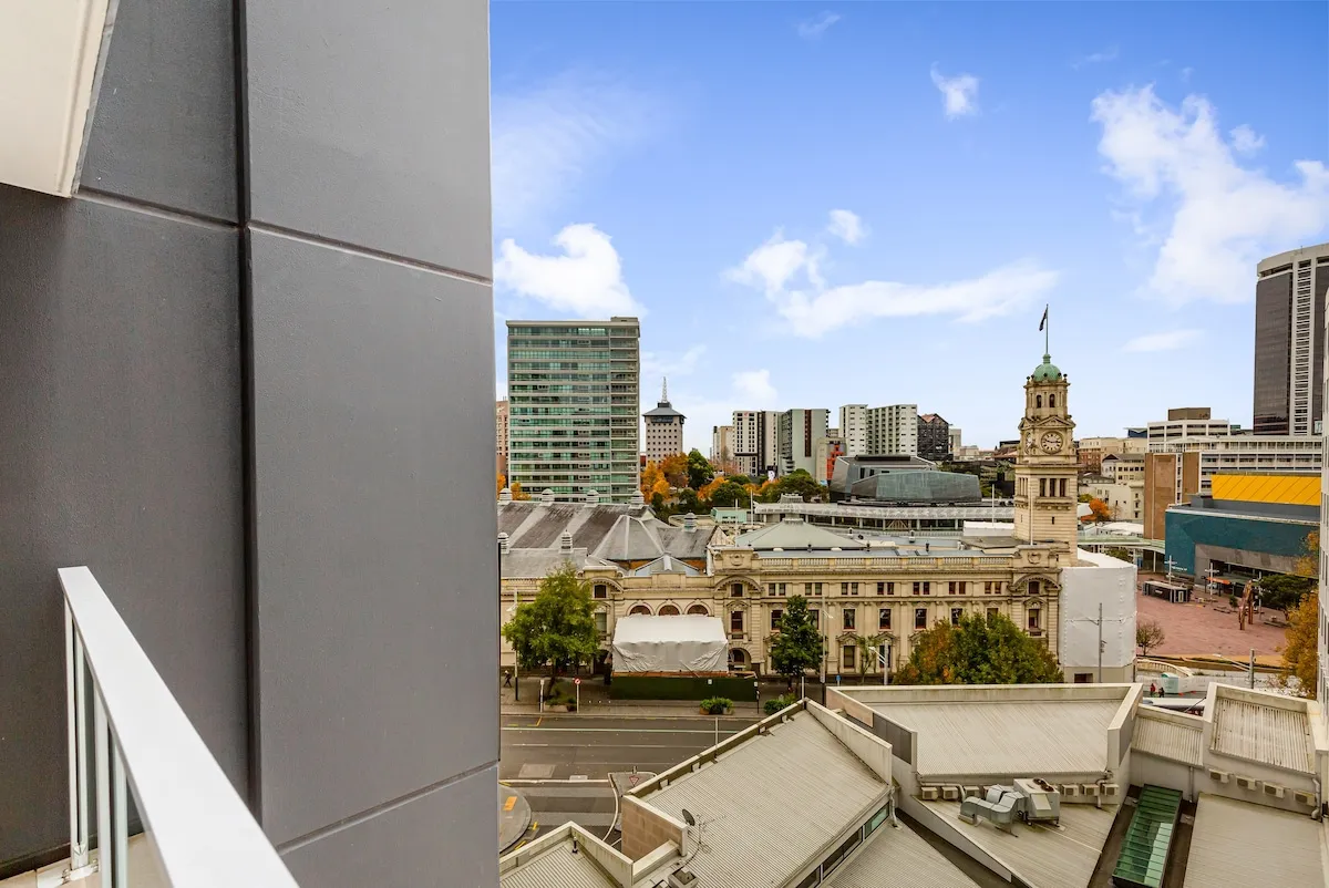 Compact Luxurious Executive Flat, Auckland - Work Nook, Balcony & Pool #2