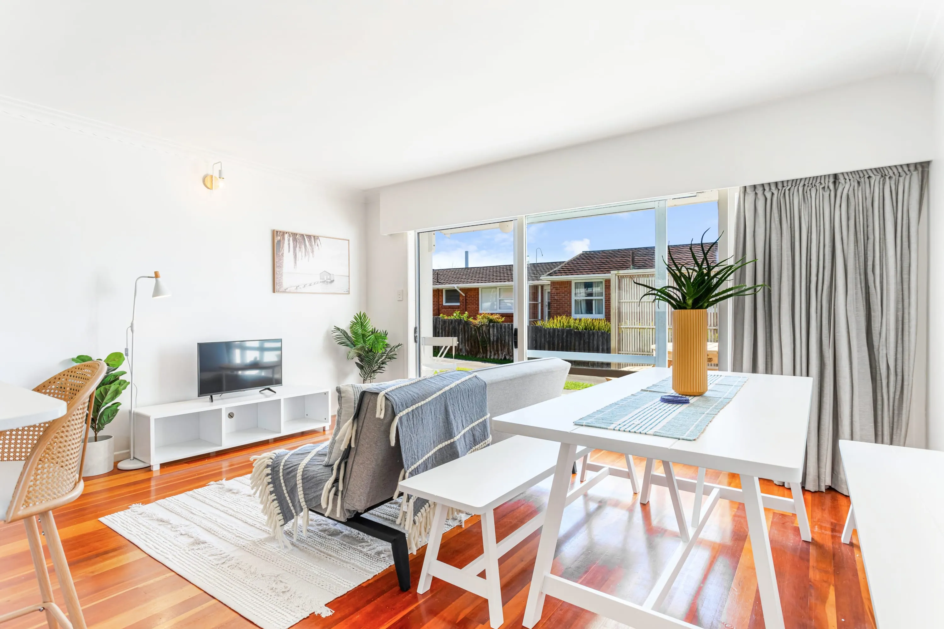 Intimate Luxurious Flat, Auckland: 2br Digital-nomad Setup With Private Home Office #3