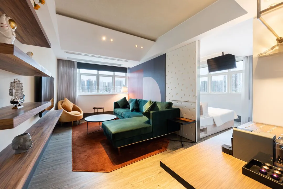 Distinctive 31m2 Hong Kong Flat With Dedicated Home Office For Remote Work Success #4