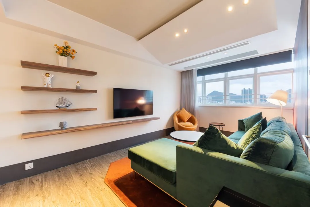 Distinctive 31m2 Hong Kong Flat With Dedicated Home Office For Remote Work Success #3