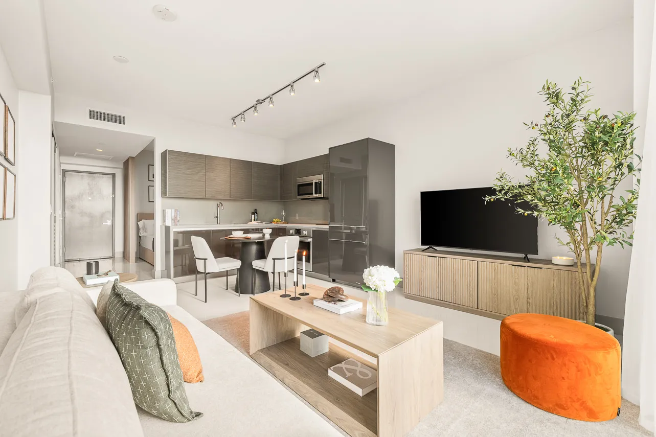Stylish 1-bed Flat With Dedicated Home Office In Miami For Remote Work Flexibility #4