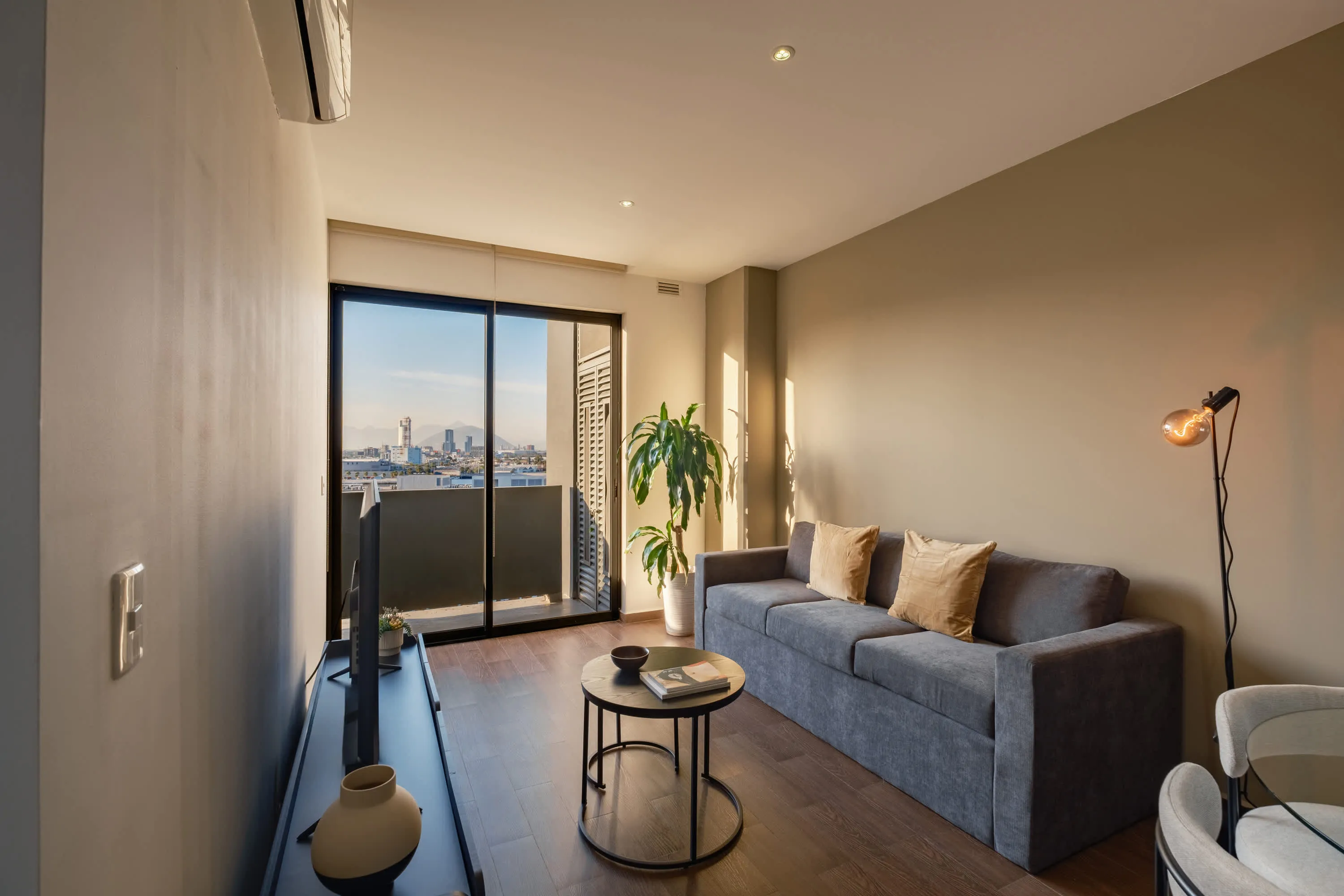 Work-from-home Monterrey Flat: Trendy 1br With A/c, Pool, In-unit Laundry