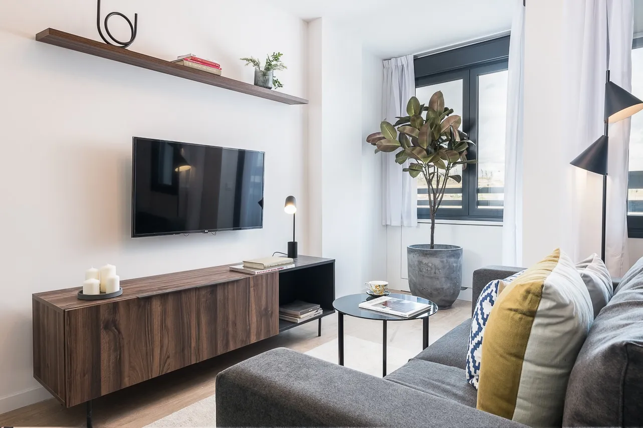 Refined Madrid Design Studio With Home Office & Fast Wi-fi For Remote Work #5
