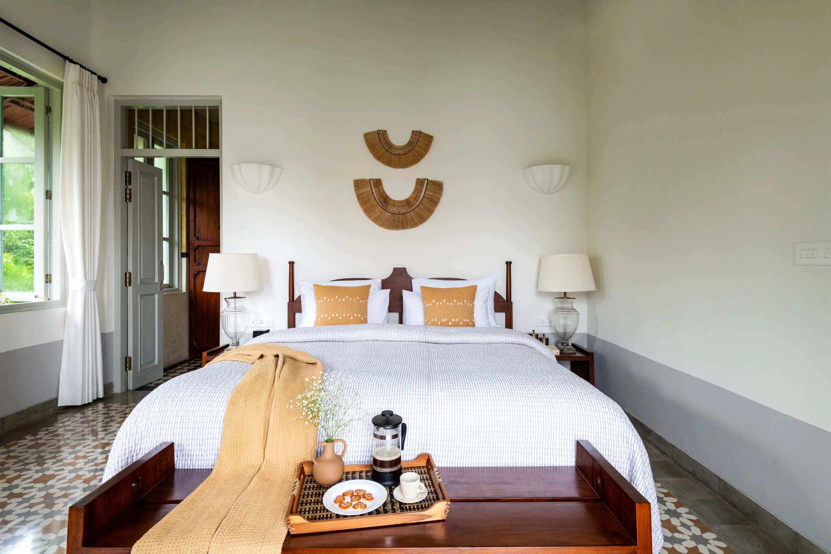 Luxurious 4-bed Flat With Custom Home Office For Remote Work In Goa's Coastal Area #4