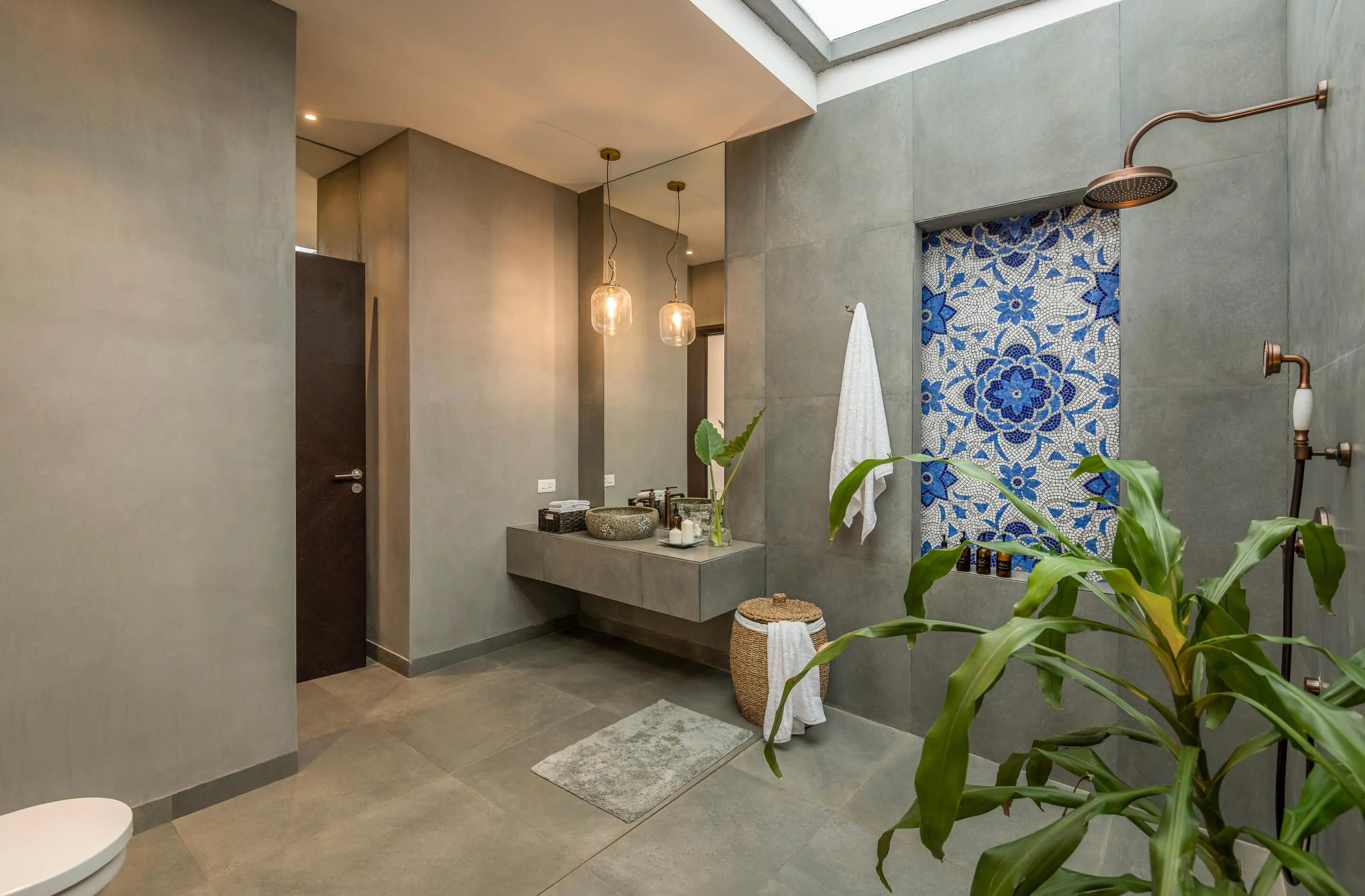 Chic 3-bed Goa Flat With Dedicated Home Office Space For Remote Work Flexibility #4