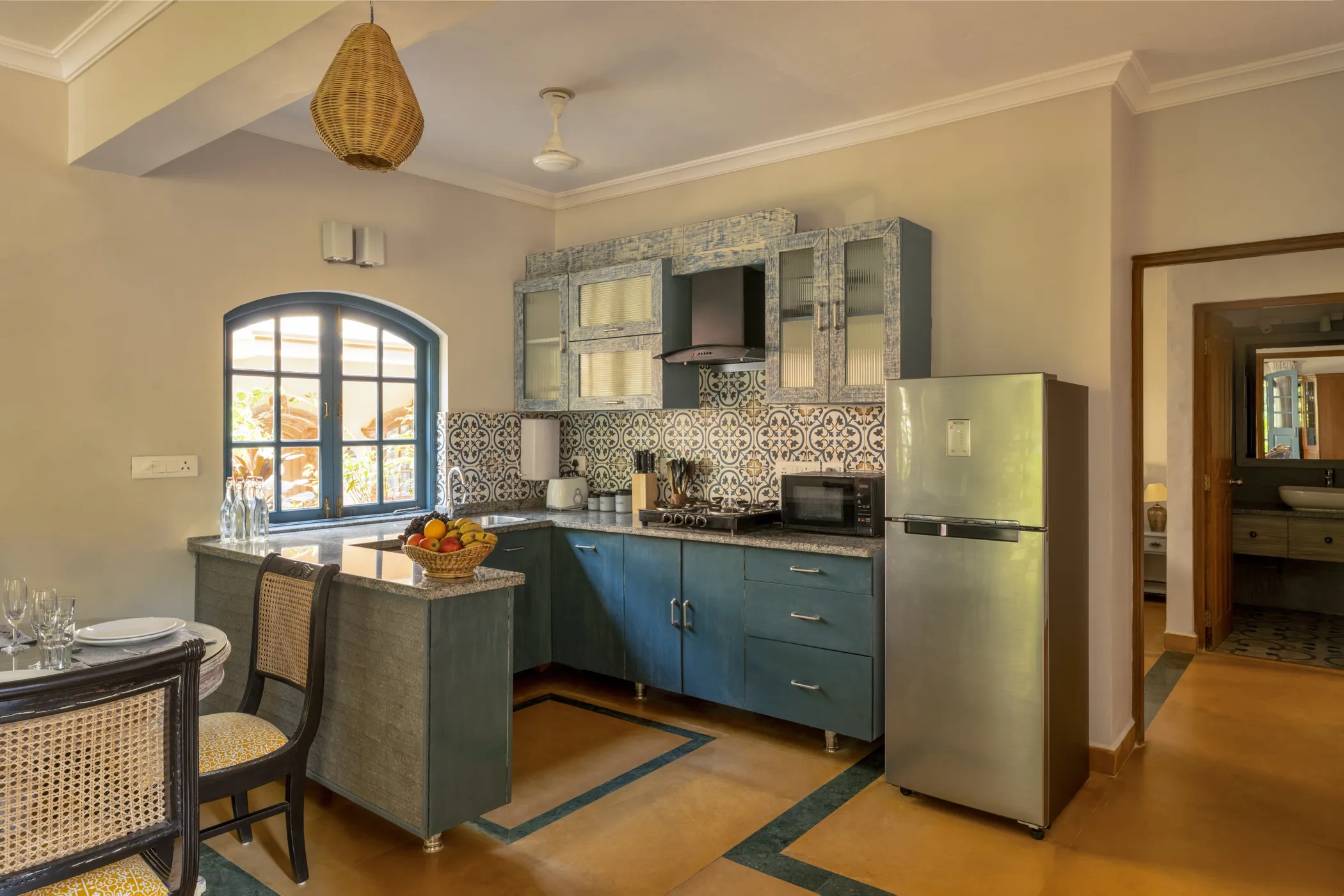 Cozy 4-bed Urban Flat In Goa With Bright Home Office For Remote Work Flexibility