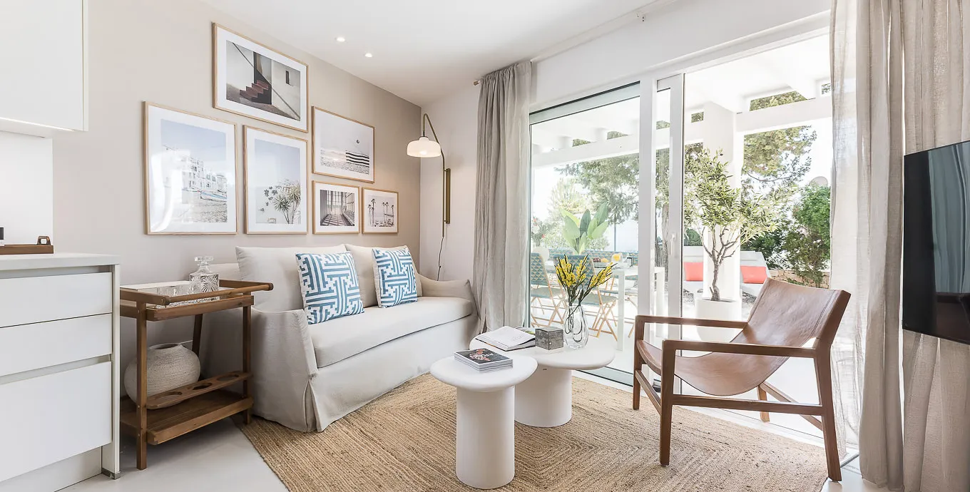Sophisticated Ibiza Flat With Prime Home Office Space For Remote Work Flexibility