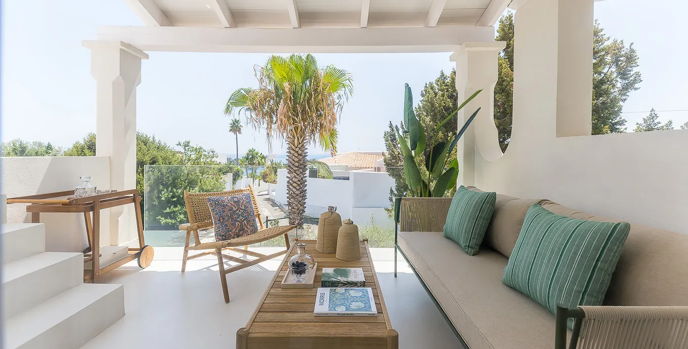 Premium Ibiza Flat With Bright Home Office Space For Digital Nomads
