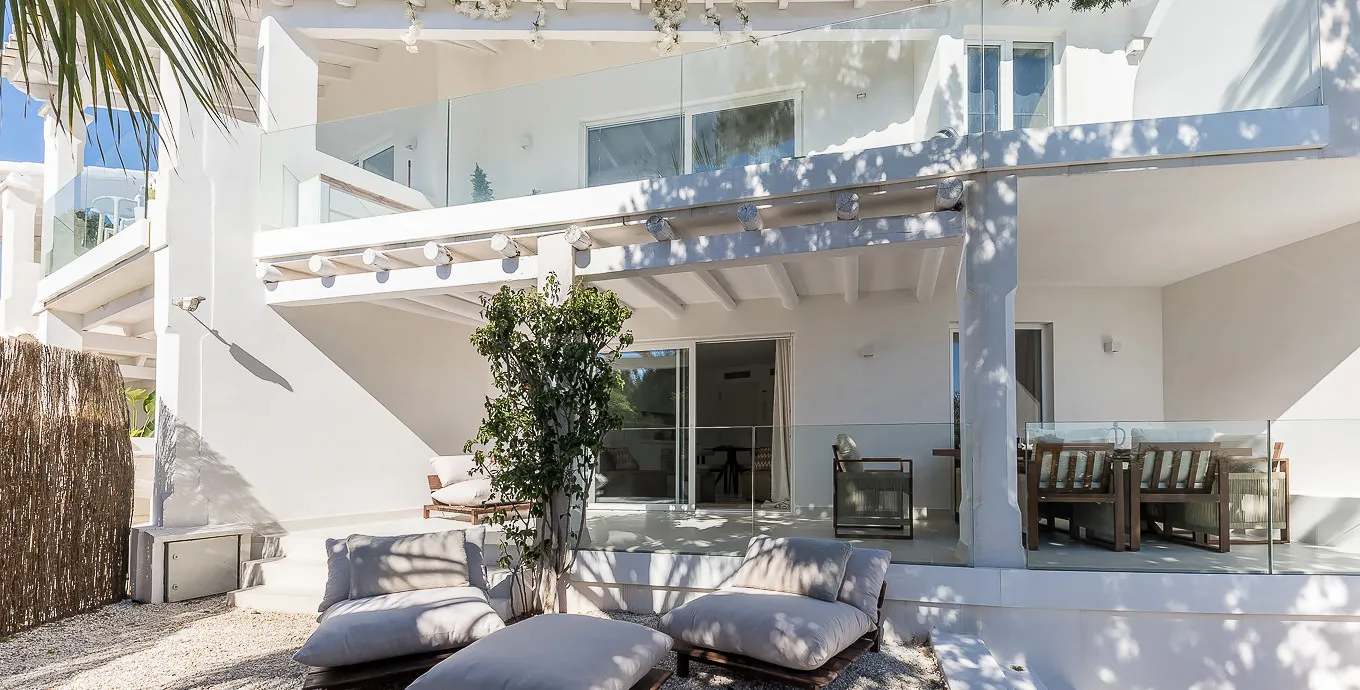 Premium Intimate 1br Flat In Ibiza - Dedicated Home Office & Digital Nomad Setup