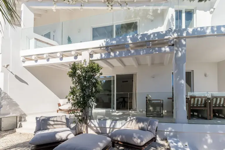 Premium Intimate 1br Flat In Ibiza - Dedicated Home Office & Digital Nomad Setup