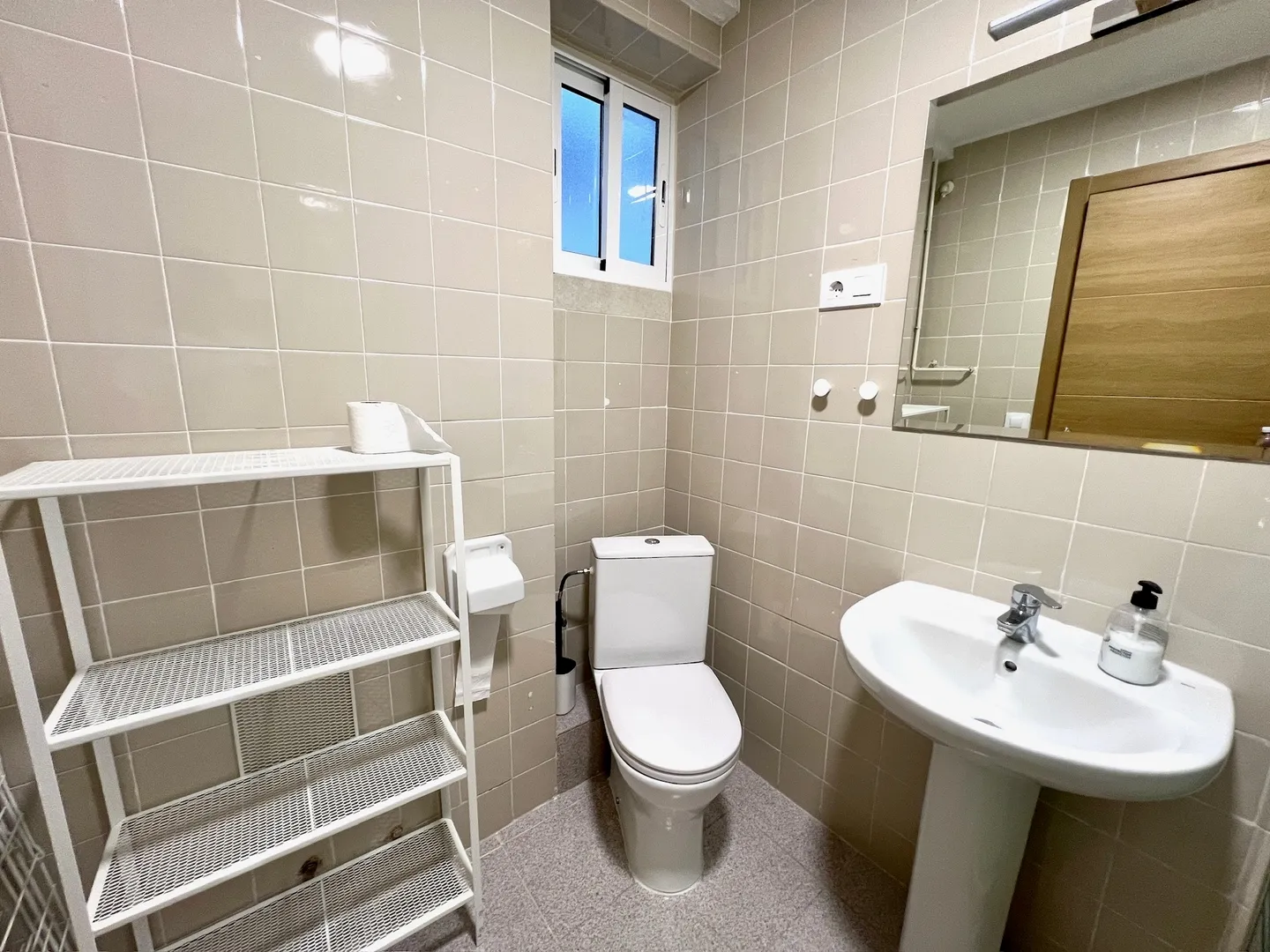 Charming Elegant 1-bed City Flat With Dedicated Workspace In Valencia #5