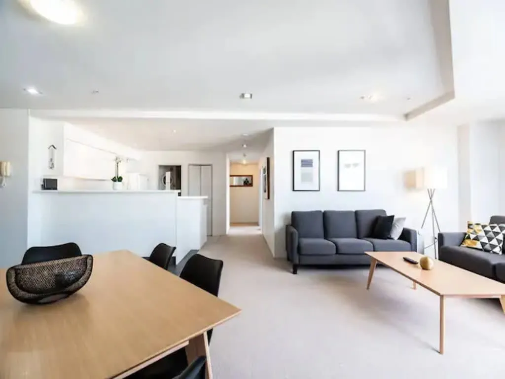 Auckland Sophisticated Compact 2-bed Flat - Home Office & Fast Wifi #2