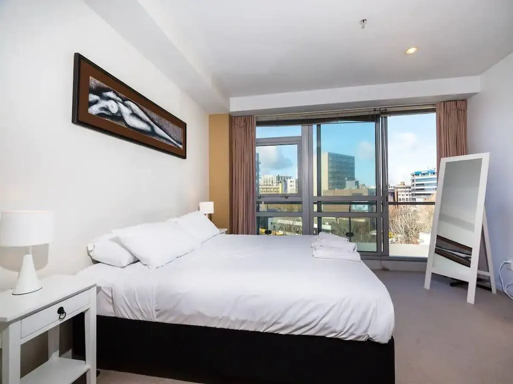 Auckland Sophisticated Compact 2-bed Flat - Home Office & Fast Wifi
