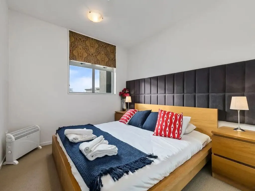 Chic Auckland Cbd Flat - Efficient 2br Tailored For Remote Work & Home Office #4