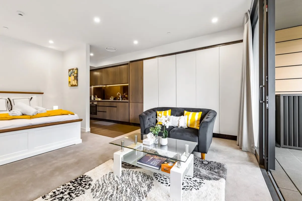 Stylish Efficient Studio - Work-from-home Setup In Wynyard Quarter, Auckland