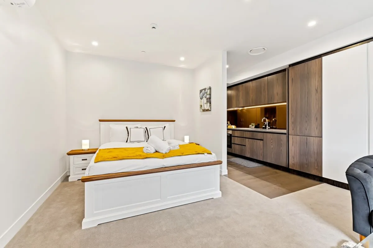 Stylish Efficient Studio - Work-from-home Setup In Wynyard Quarter, Auckland #4